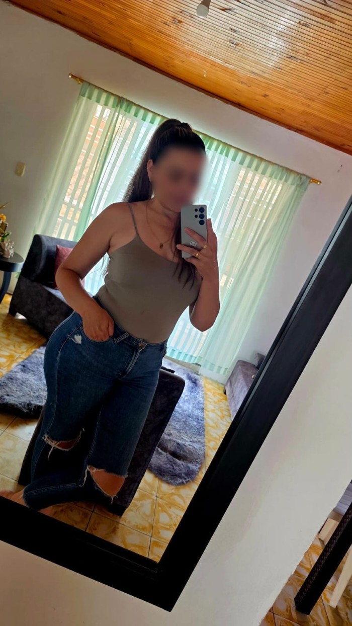 SOY TU VECINITA MORBOSA EN LA CAMA 600072938