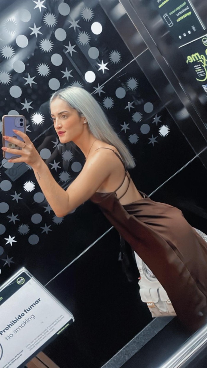 CAMILA, LATINA VICIOSA Y FIESTERA