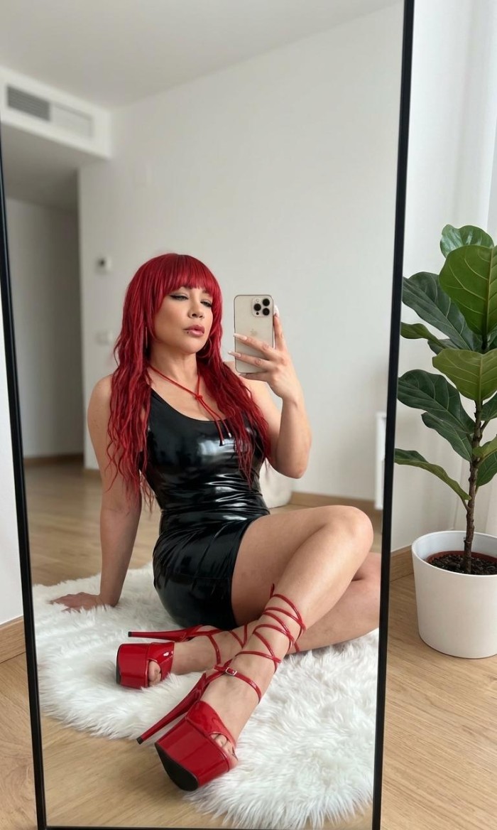 ARDIENTE APASIONADA COMPLACIENTE DIOSA DEL SEXO