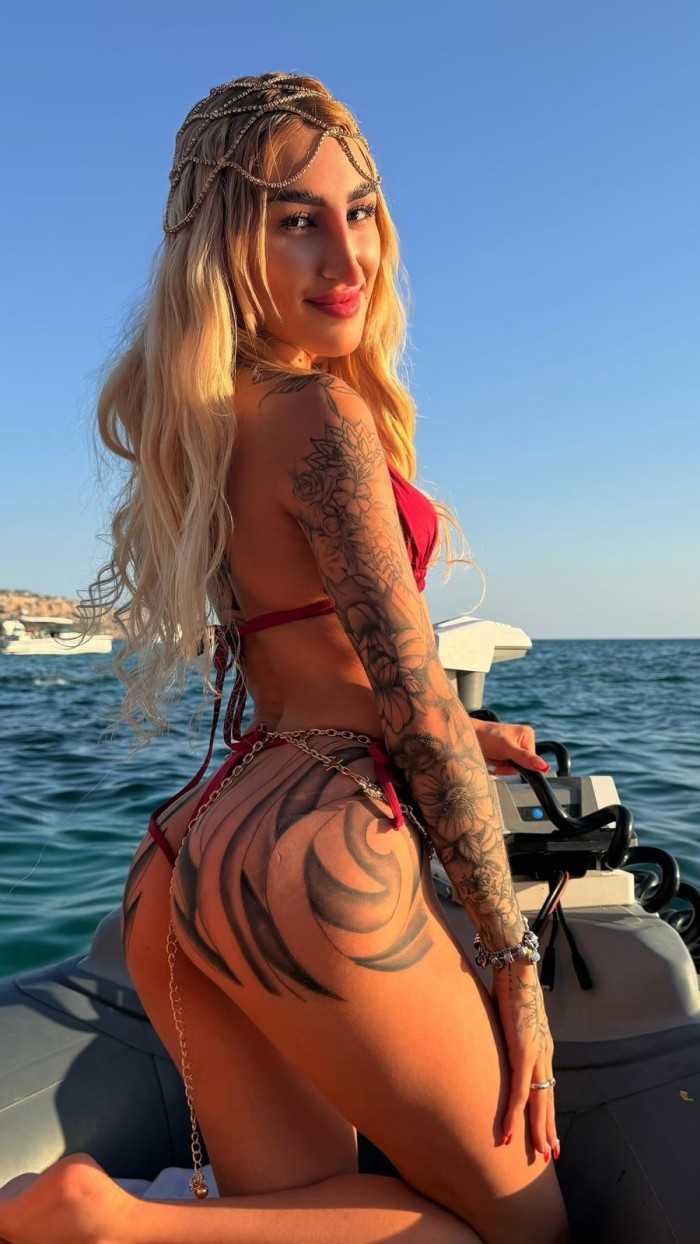 VEN Y PRUEBA ESTE DELICIOSO COÑITO ESTRECHO