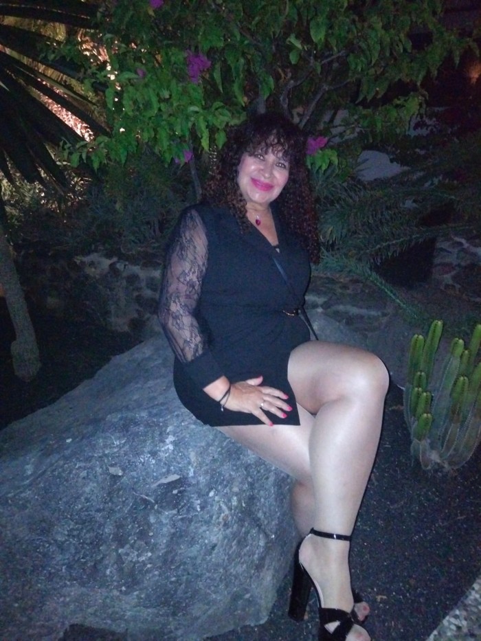 TREMENDA MADURA SEXY PARTICULAR ENROLLADA TODO 24