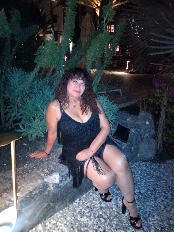 TREMENDA MADURA SEXY PARTICULAR ENROLLADA TODO 24