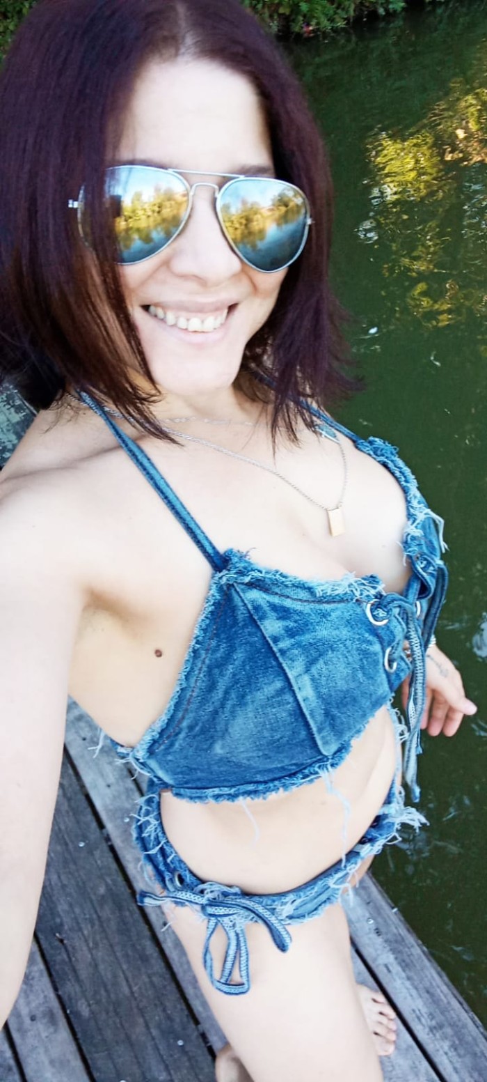 Gallegiña guapa tetona y cariñosa