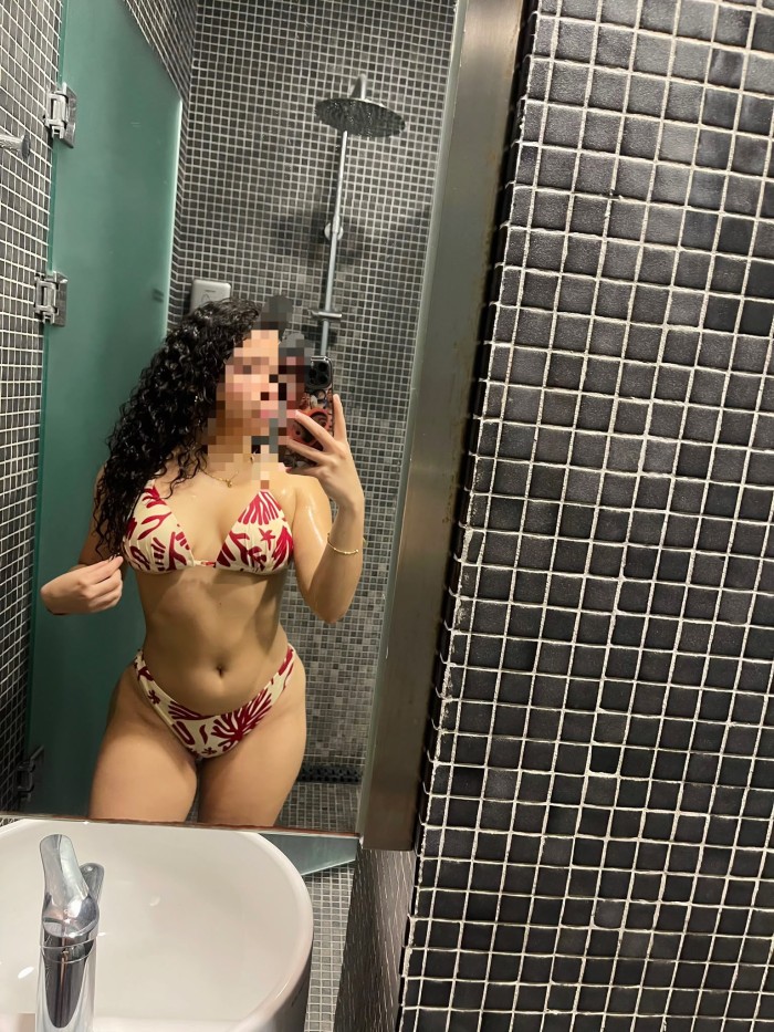 ARDIENTE ADICTA AL SEXO EXOTIKA