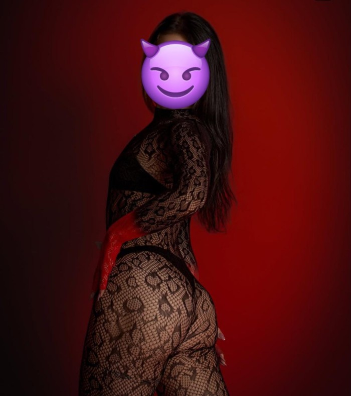 DELICIOSA IMPLICADA EXQUISITA ANSIOSA DE PLACER