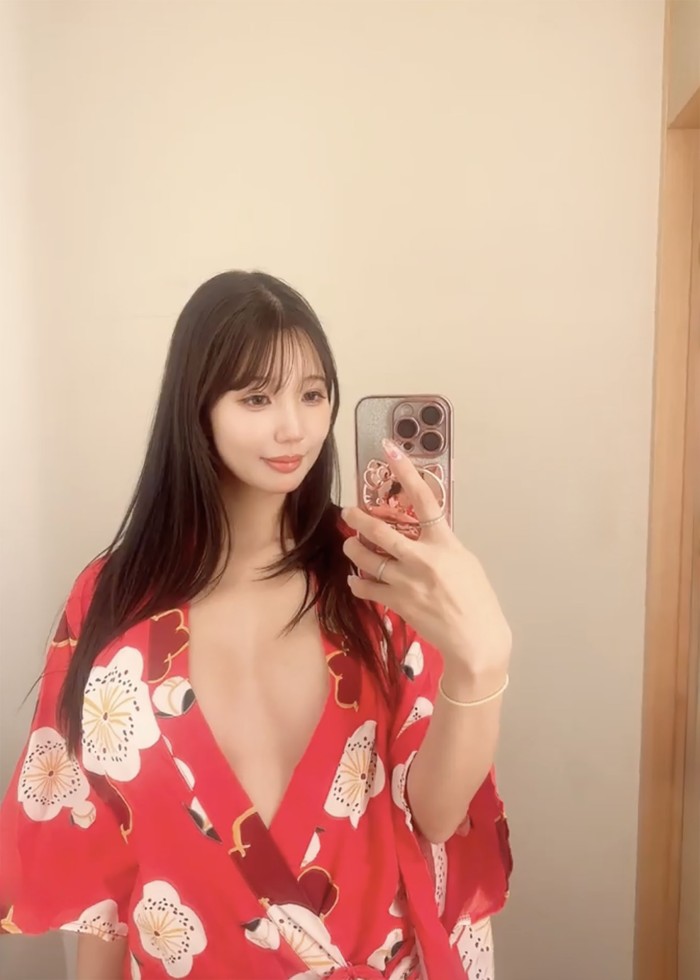 Sisi GUAPA _____________ASIÁTICA____________