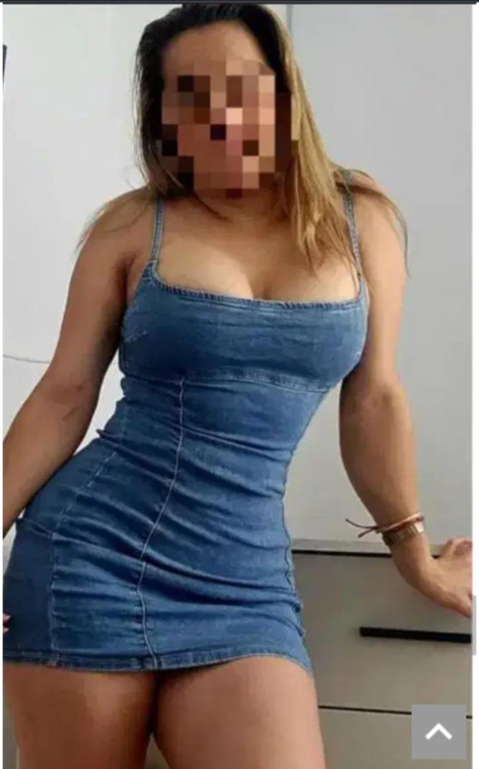 Carolina bombanazo latina  implicada simpática