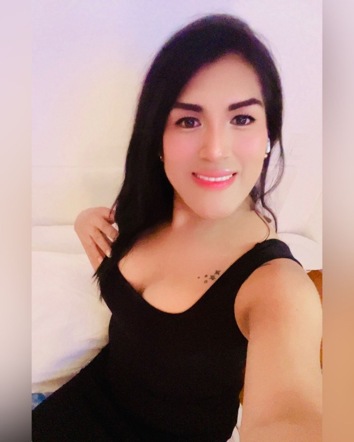 EN PUENTE DE VALLECAS CHICA TRANS FEMENINA APASION