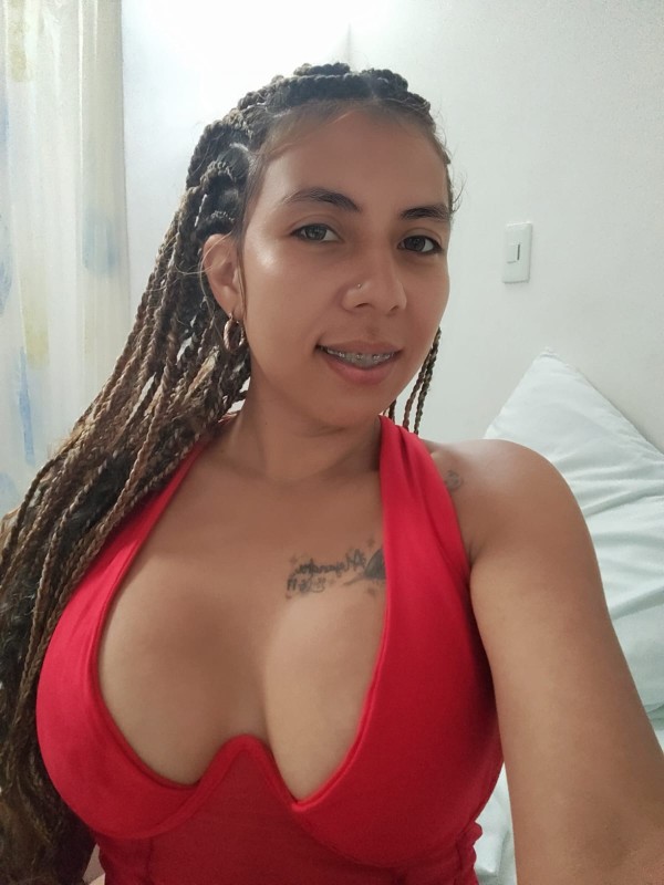 Chik colombiana Rubia de paso en Gijón fotos reales y actuales