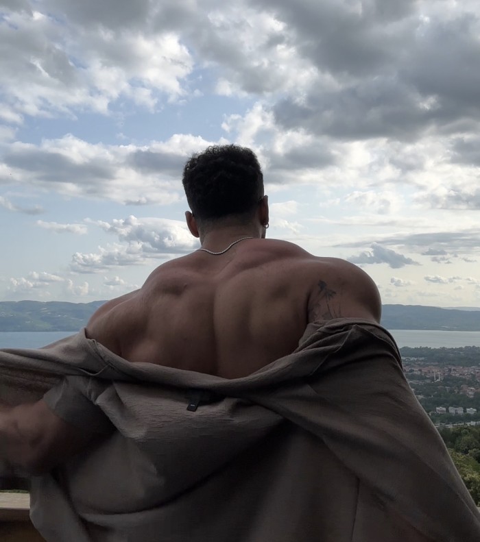 HOMBRE MODELO GYM EN MARBELLA