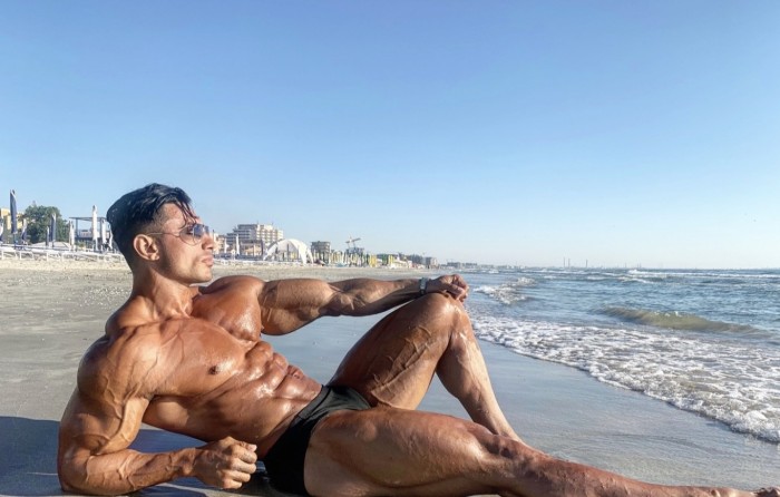 HOMBRE MODELO GYM EN MARBELLA