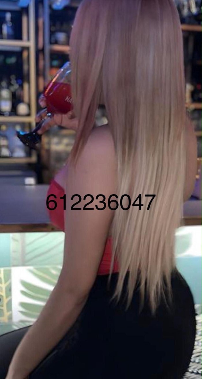 COMPLACIENTE SENSUAL ARDIENTE DESEOSA DE SEXO