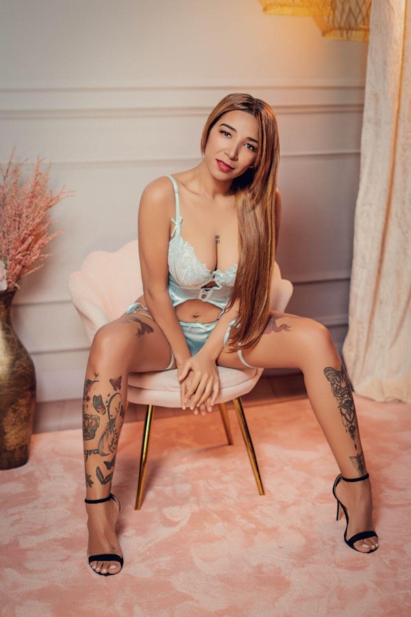 EXTROVERTIDA, FIESTERA IMPLICADA EN PINTO