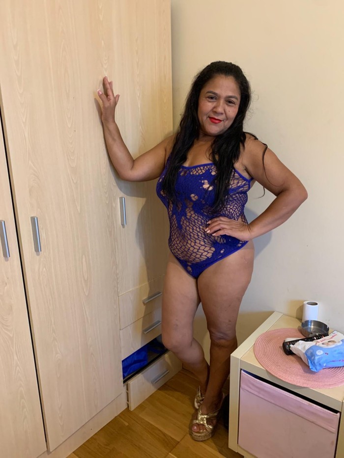 Paloma, preciosa mujer novedad en Torrelavega
