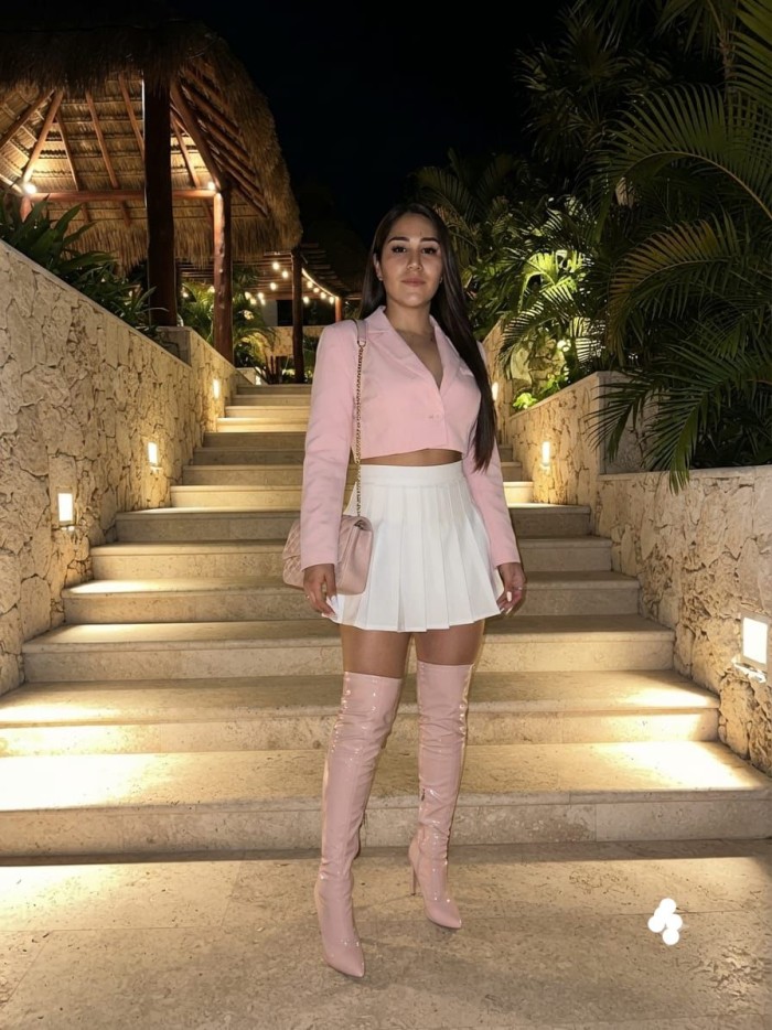 VENEZOLANA CON ENCANTO EN SAN SEBASTIÁN DE LOS REY