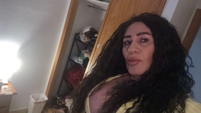 Latina caliente por la feria en Albacete