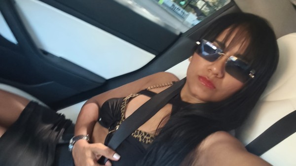 EN BARCELONA MUJER COMPLACIENTE A TUS CAPRICHOS