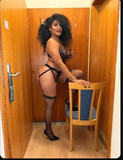 MUJER TRAVIESA CON GANAS DE UNA BUENA FOLLADA