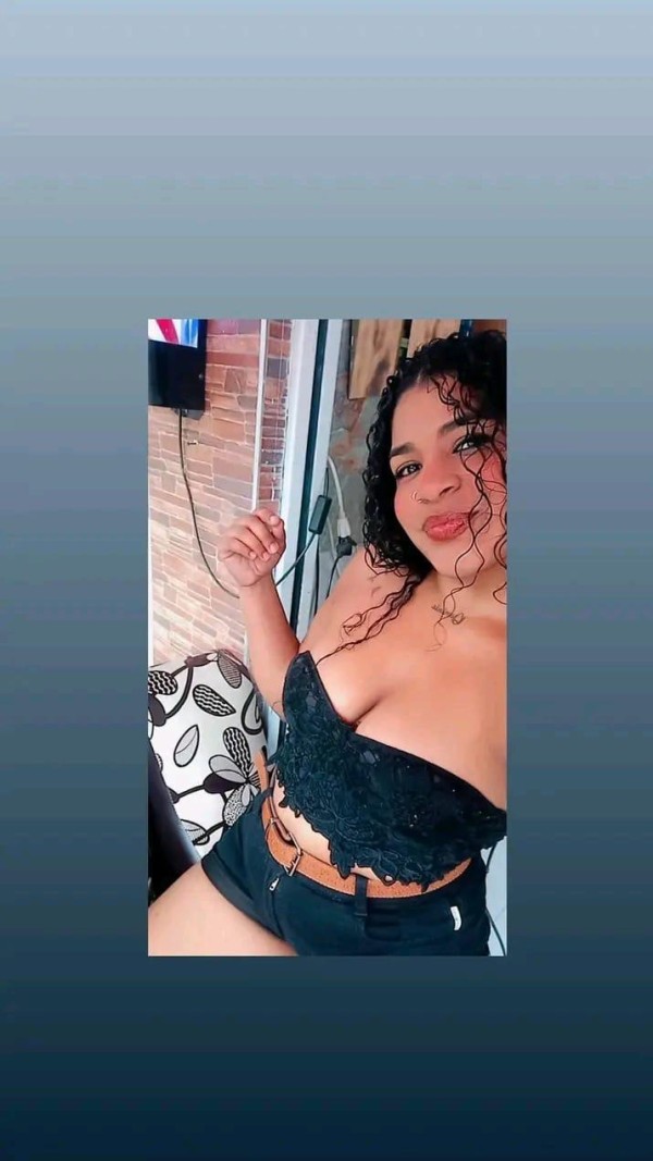 MUJER TRAVIESA CON GANAS DE UNA BUENA FOLLADA