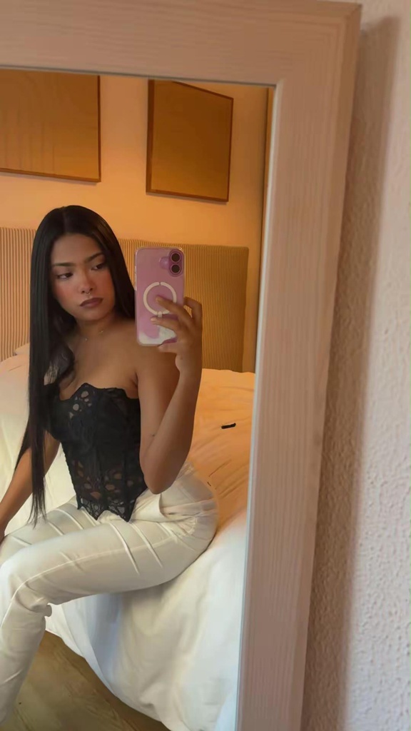 SEXY CALIENTE MUY APASIONADA, DE LUJO PAULINA REUS