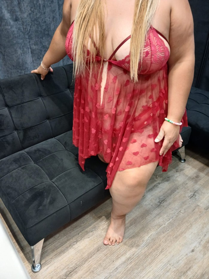 ARDIENTE SENSUAL COMPLACIENTE DESEOSA DE SEXO