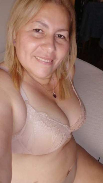 ARDIENTE QUIERO SEXO DURO DESEO QUE ME COMAS