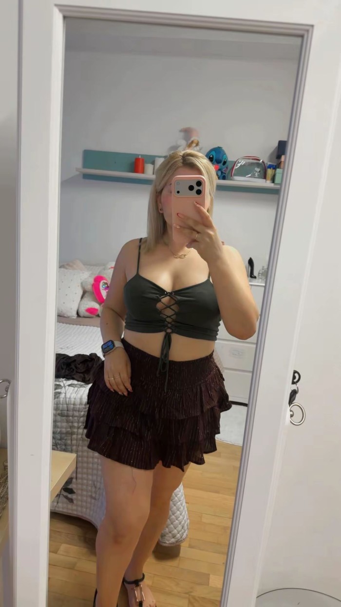 EN LINARES SEXY CACHONDA CON GANAS DE SEXO DURO