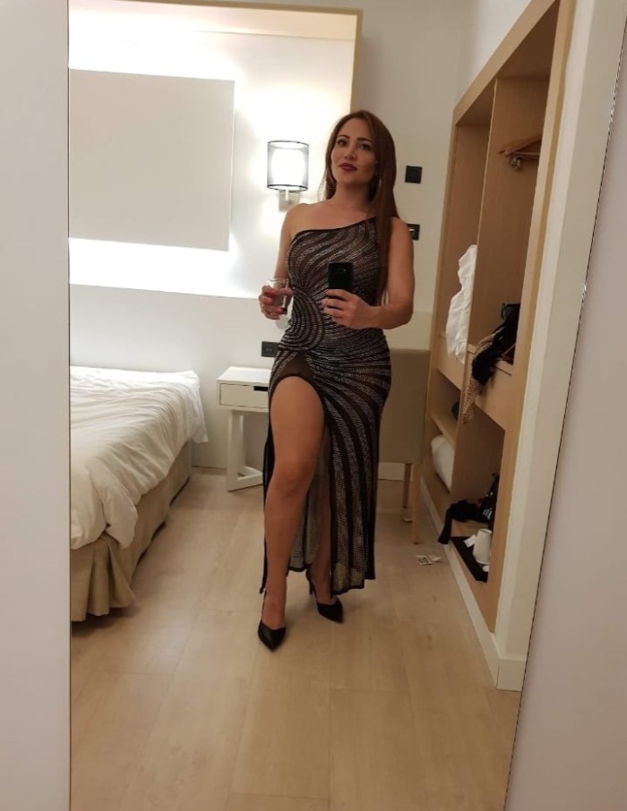 TRANS ARDIENTE SENSUAL CACHONDA DESEOSA DE SEXO