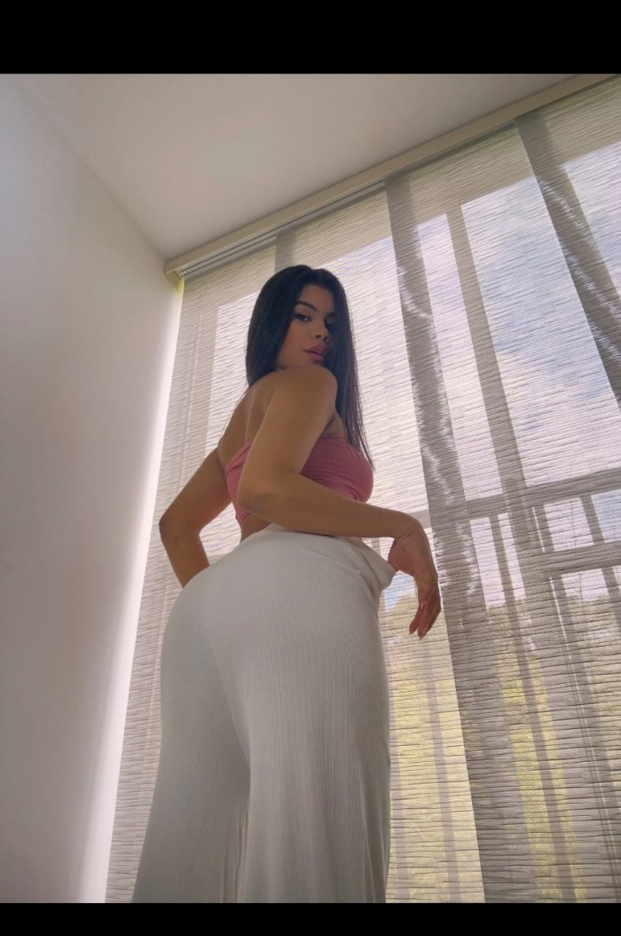 MUJER TRAVIESA CON GANAS DE UNA BUENA FOLLADA