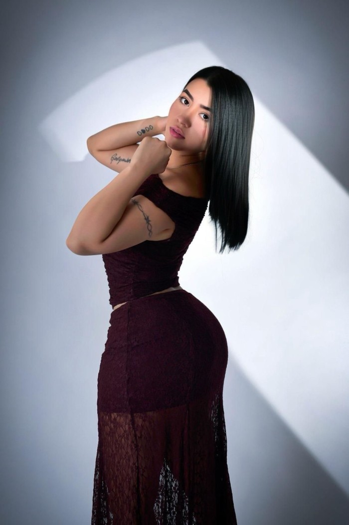 Dana fogosa mujer nueva por la zona