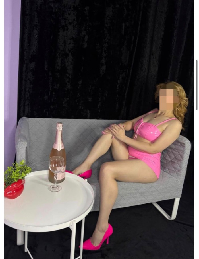 CHICA DIVERTIDA SIMPATICA Y MUY CARIÑOSA
