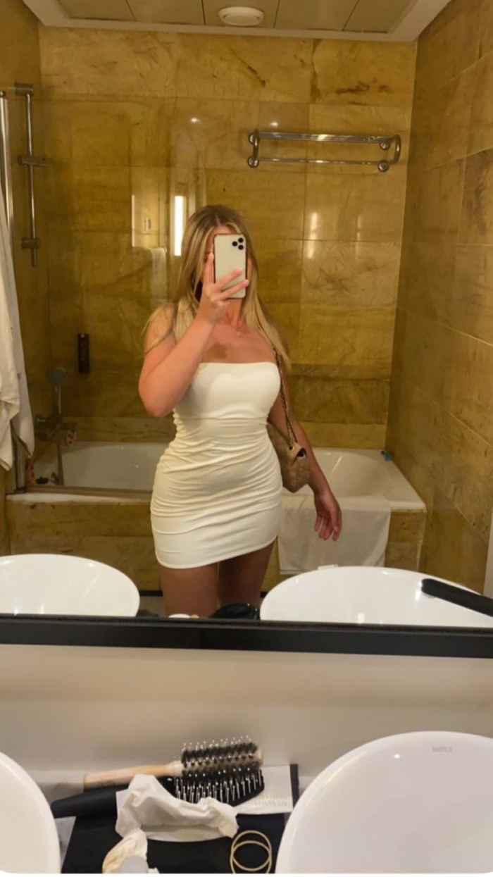 JOVEN COLOMBIANA ARDIENTE EN CÁDIZ CAPITAL