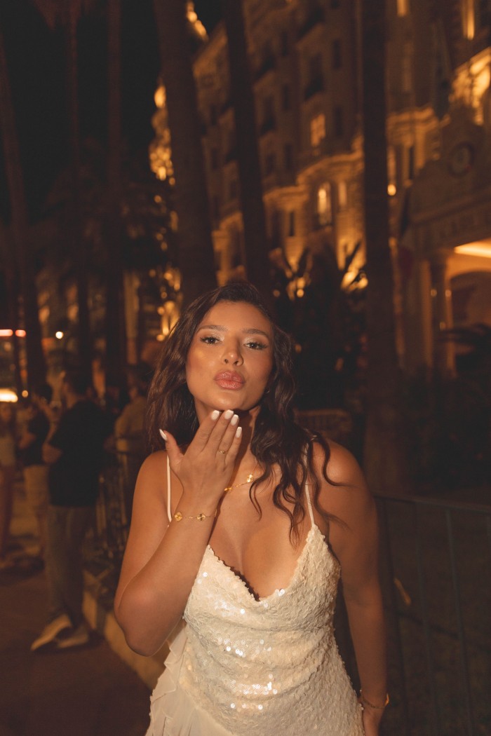Latina Scort