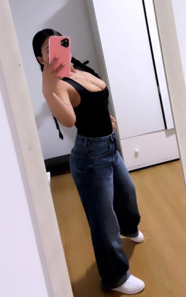 !! PRIMERA VEZ EN LA CORUÑA !! CATALEYA: GUAPA MORENA EN LA CORUÑA CENTRO->