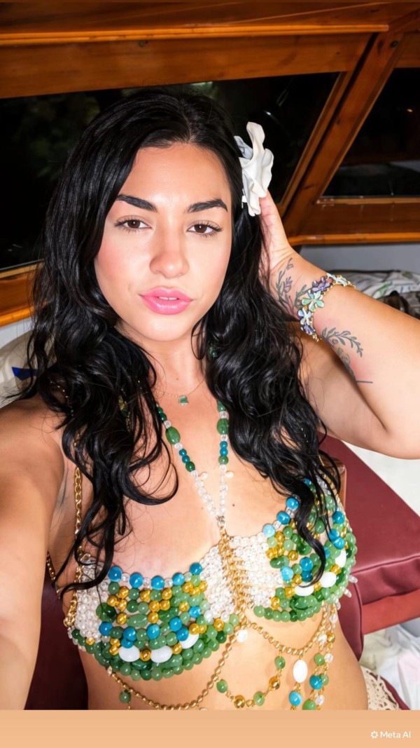 LOLA, ESPAÑOLA REAL DE 24 AÑOS CON MUCHO ARTE