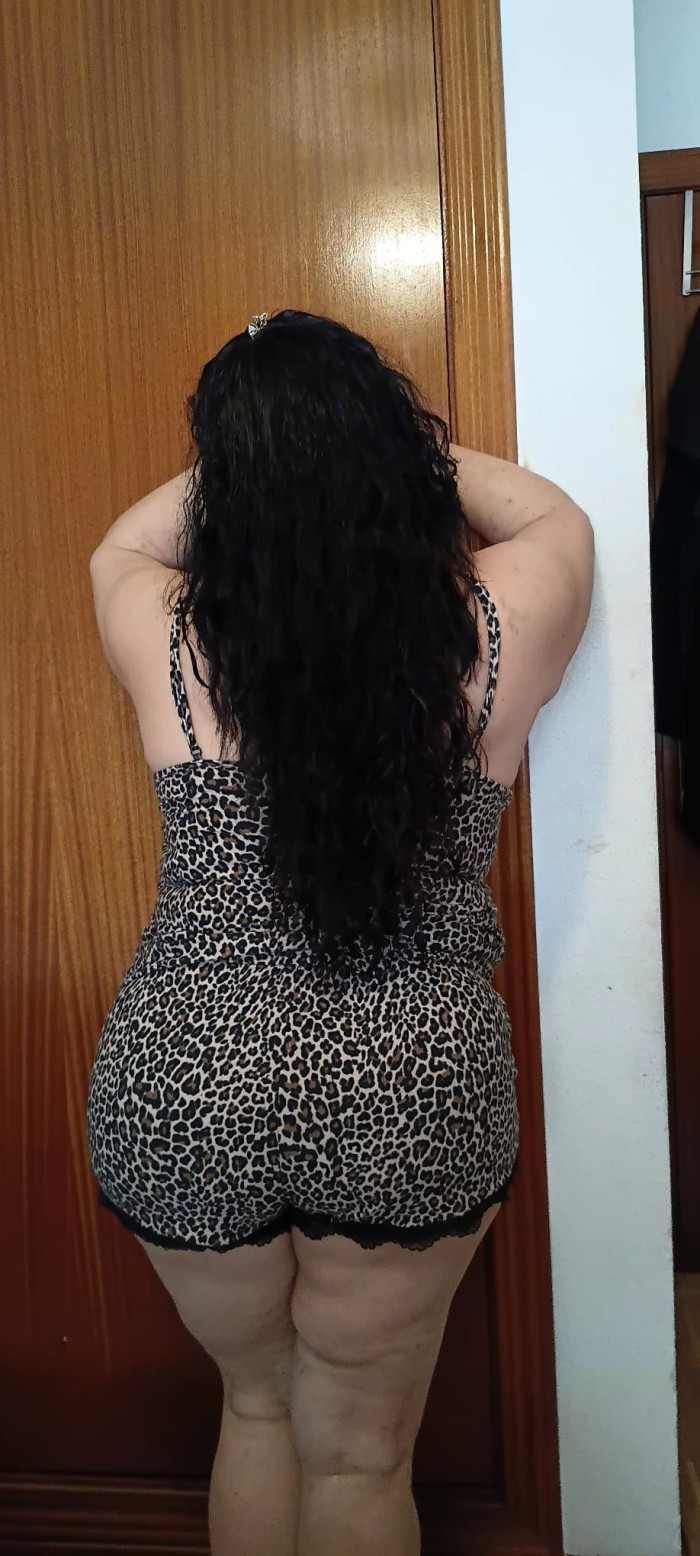 Madurita súper caliente. QUIERO FOLLAR AHORA!!