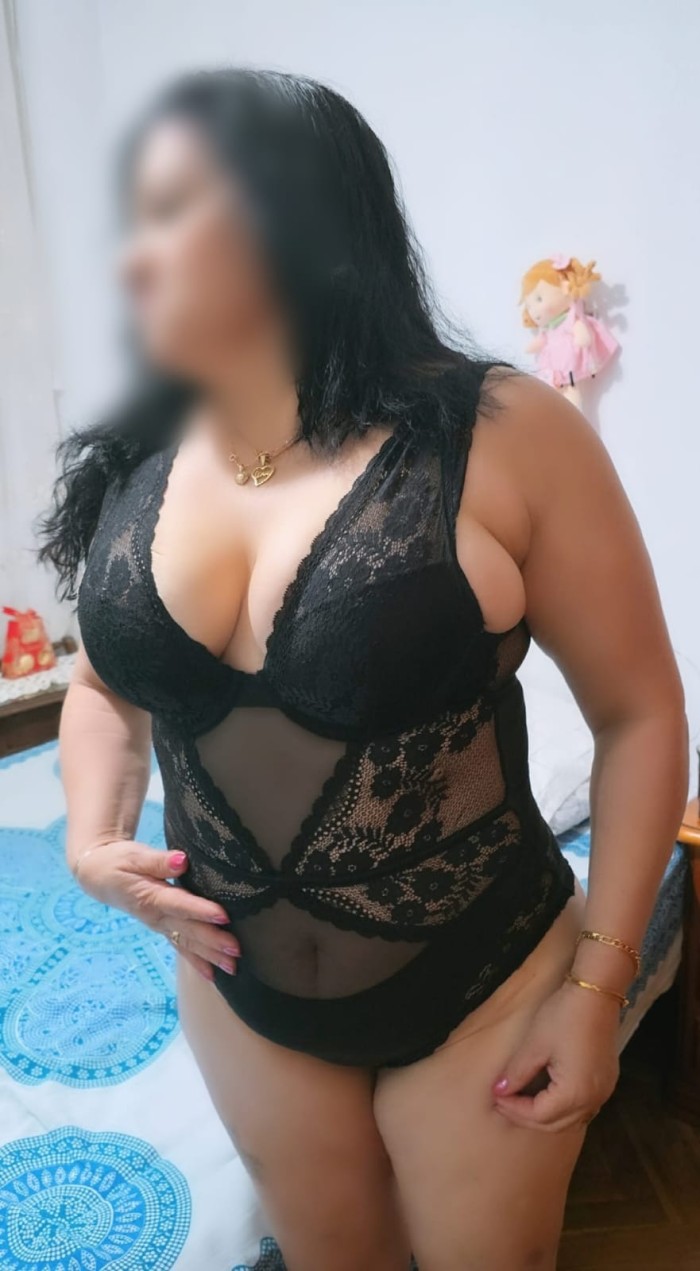 Madurita súper caliente. QUIERO FOLLAR AHORA!!