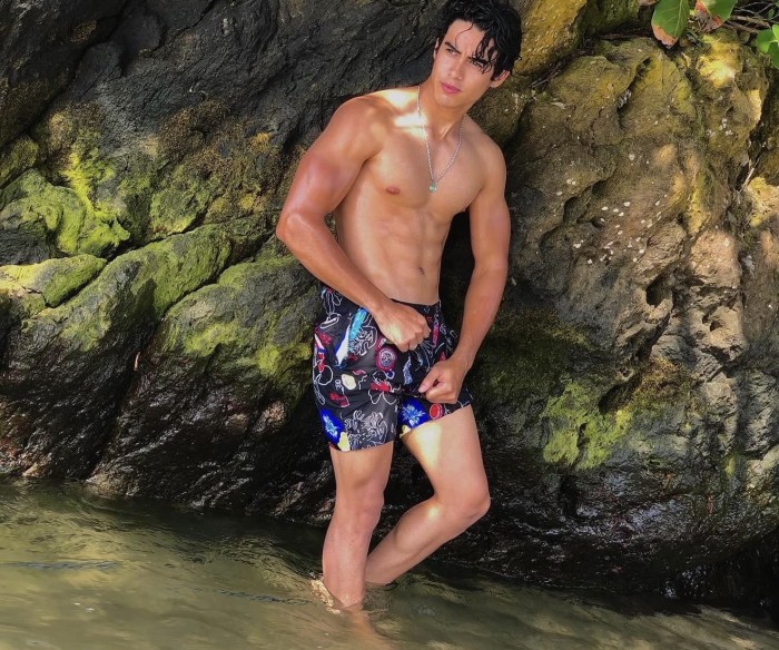 Exclusivo venezolano con cuerpo de fantasia