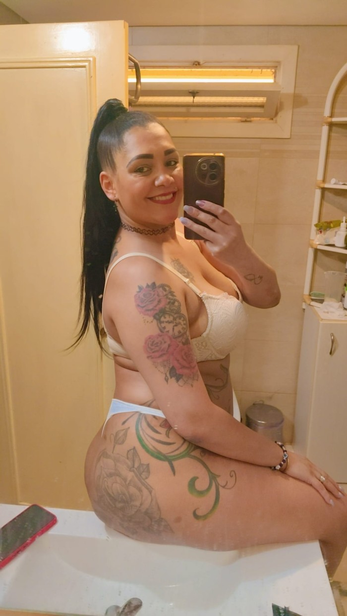 Soy una latina bastante agradable , carismática