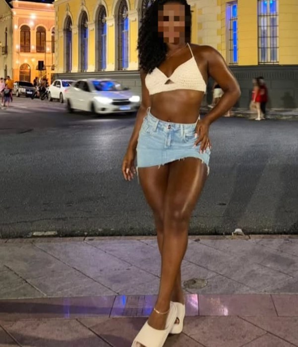BERTAMIRANS JIMENA MULATA CUERPO DE DIOSA DELGADA