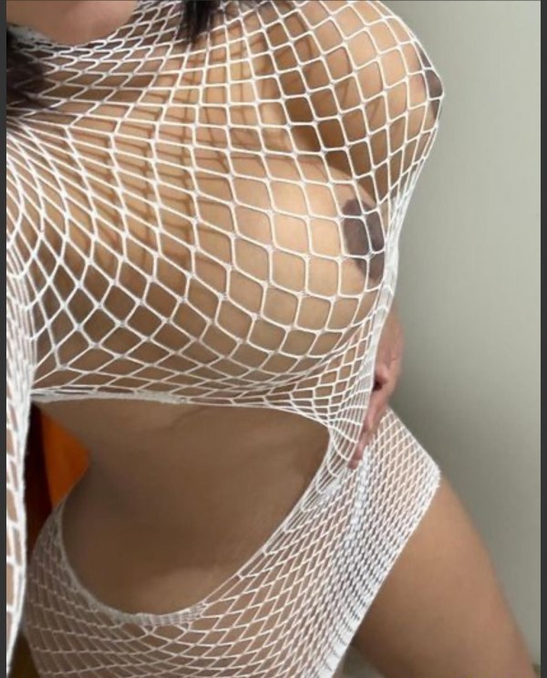 Chica caliente fiestera activa 24 h