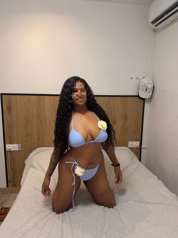 Bomba latina caliente y estrechita Samanta