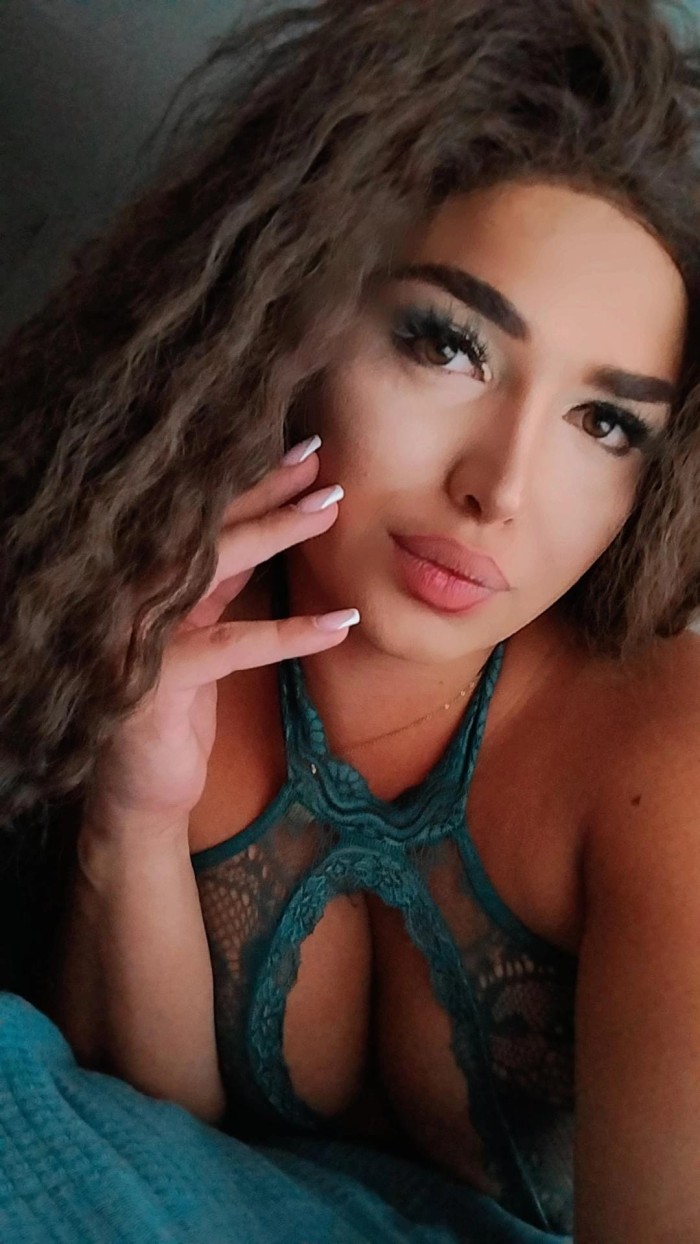 JUEVES ADIOS para ser TU PLACER BIBI REGRESA LA LAGUNA