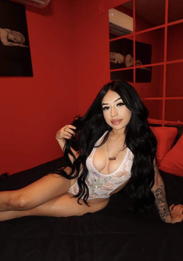 Ashley estudiante traviesa