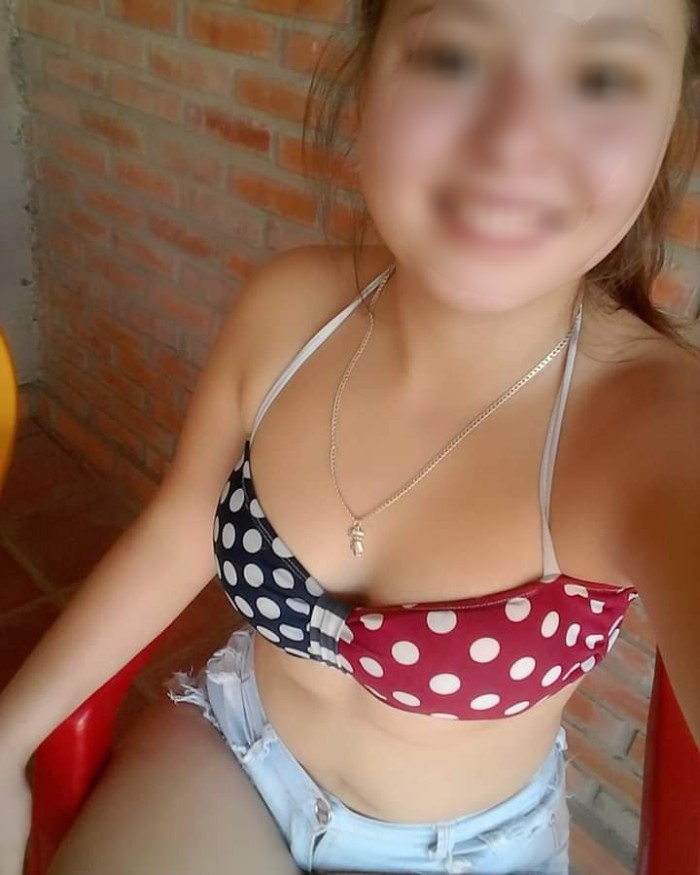 Llamame y follamos de paso
