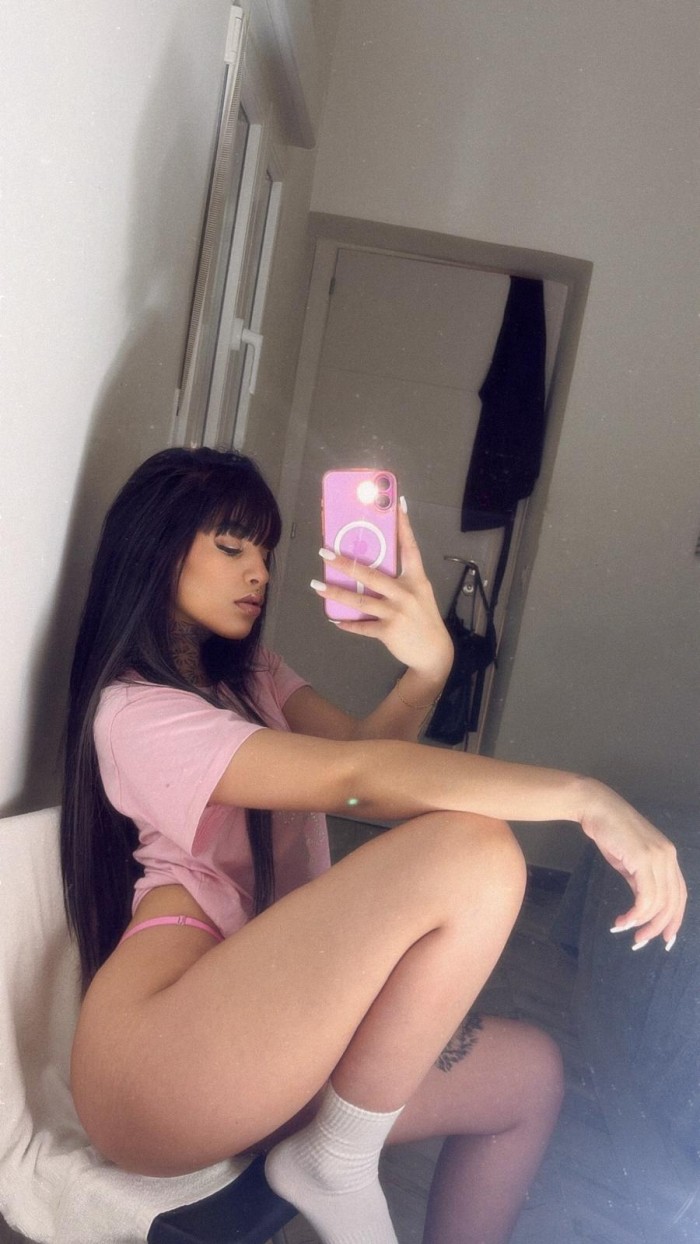 SENSUAL ARDIENTE COMPLACIENTE DESEOSA DE SEXO