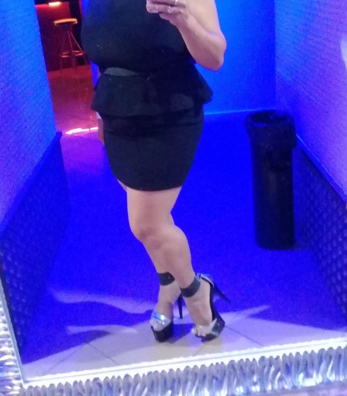 KAROL TETONA RUBIA CON GANAS DE DIVERSION, ARDIENTE