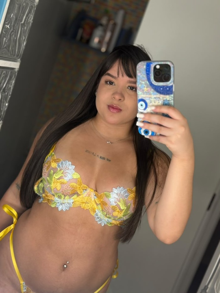 EN COLLADO ME COMERAS RICO UNICA EN LA CAMA