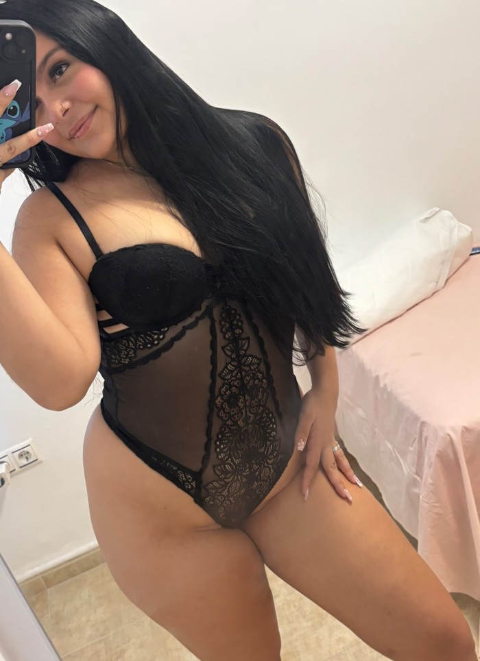 LA COLOMBIANA QUE DESPIERTA TU LADO MÁS TRAVIESO