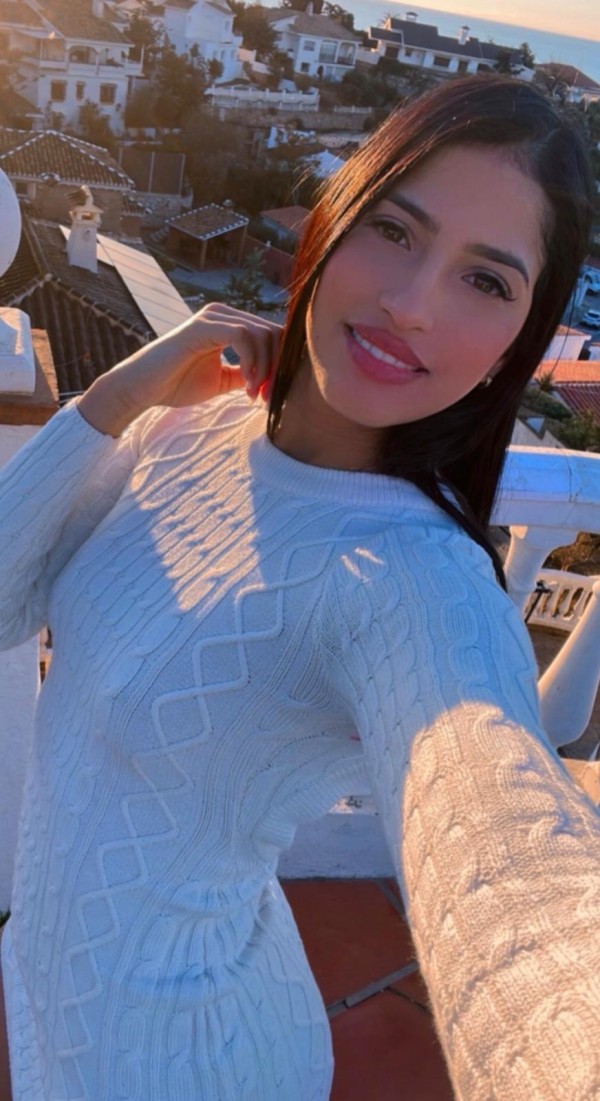 Jovencita cariñosa con ganas de fiesta y pasarRico